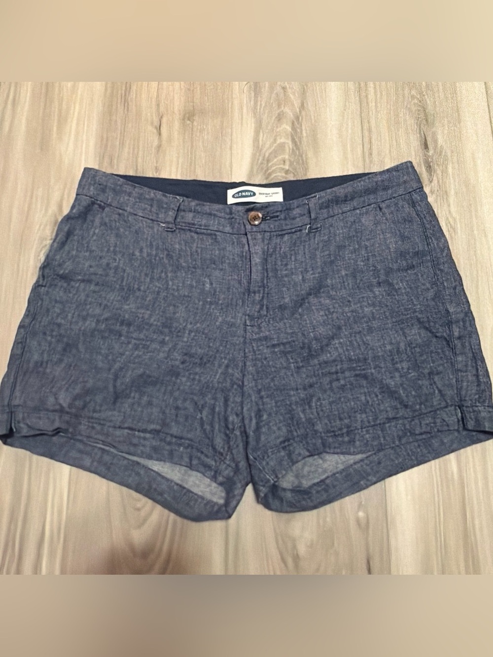 Old Navy Mid-Rise Everyday short